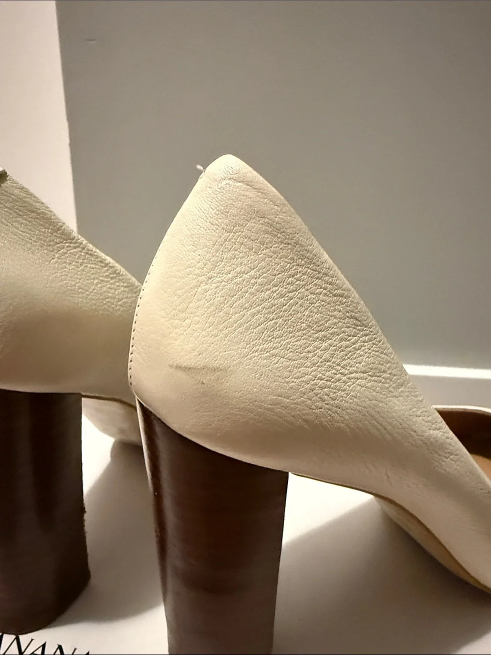 Banana Republic Cream and Black Two-Tone Leather Pumps